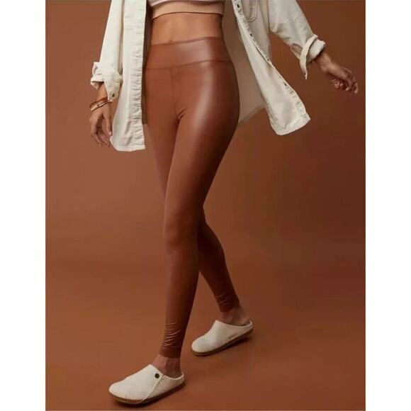 Leggings OFFLINE By Aerie Real Luxe Faux Leather Legging NEW Brown Size Medium - Picture 3 of 11